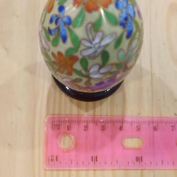 New in box Cloisonne White Egg Ornament w stand Vintage Collectible Medi… - Picture 11 of 12